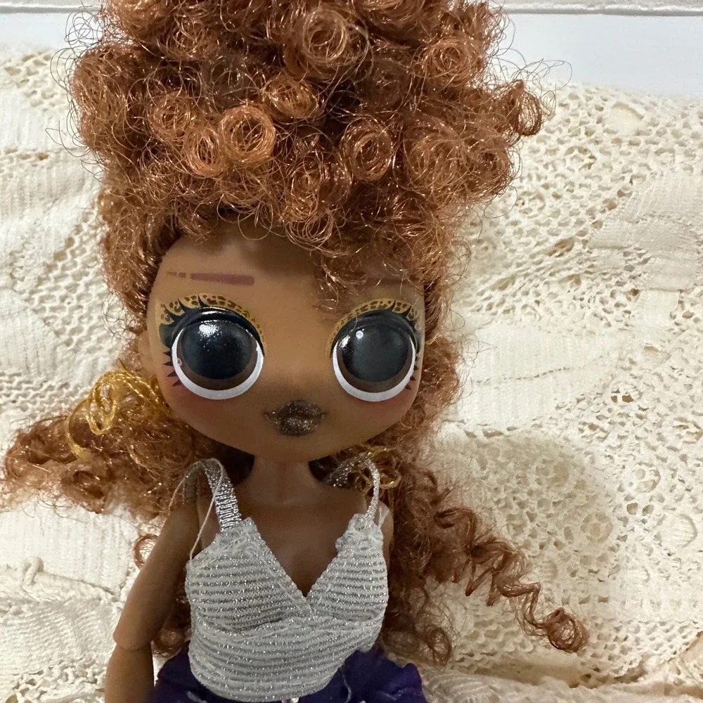 LOL Surprise OMG Royal Bee Fashion Doll Brown Curly Hair Silver Top Purple Pants